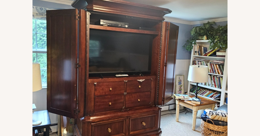 Lane Heritage Media Armoire